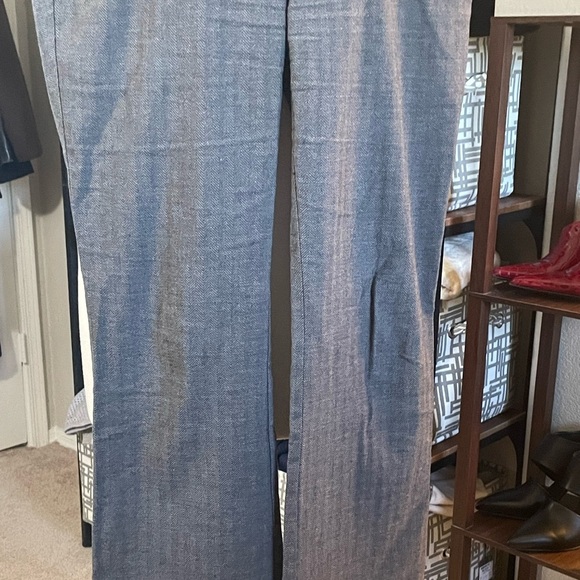 Worth gray herringbone design. Fitted to knee with slight flare - Picture 3 of 11